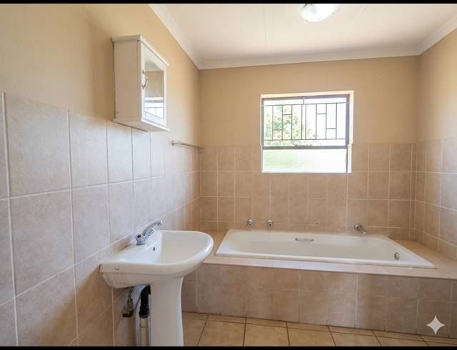 2 BEDROOM TOWNHOUSE FOR SALE IN RIVERSDALE